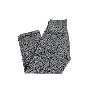 Black and white print capri lululemon leggings